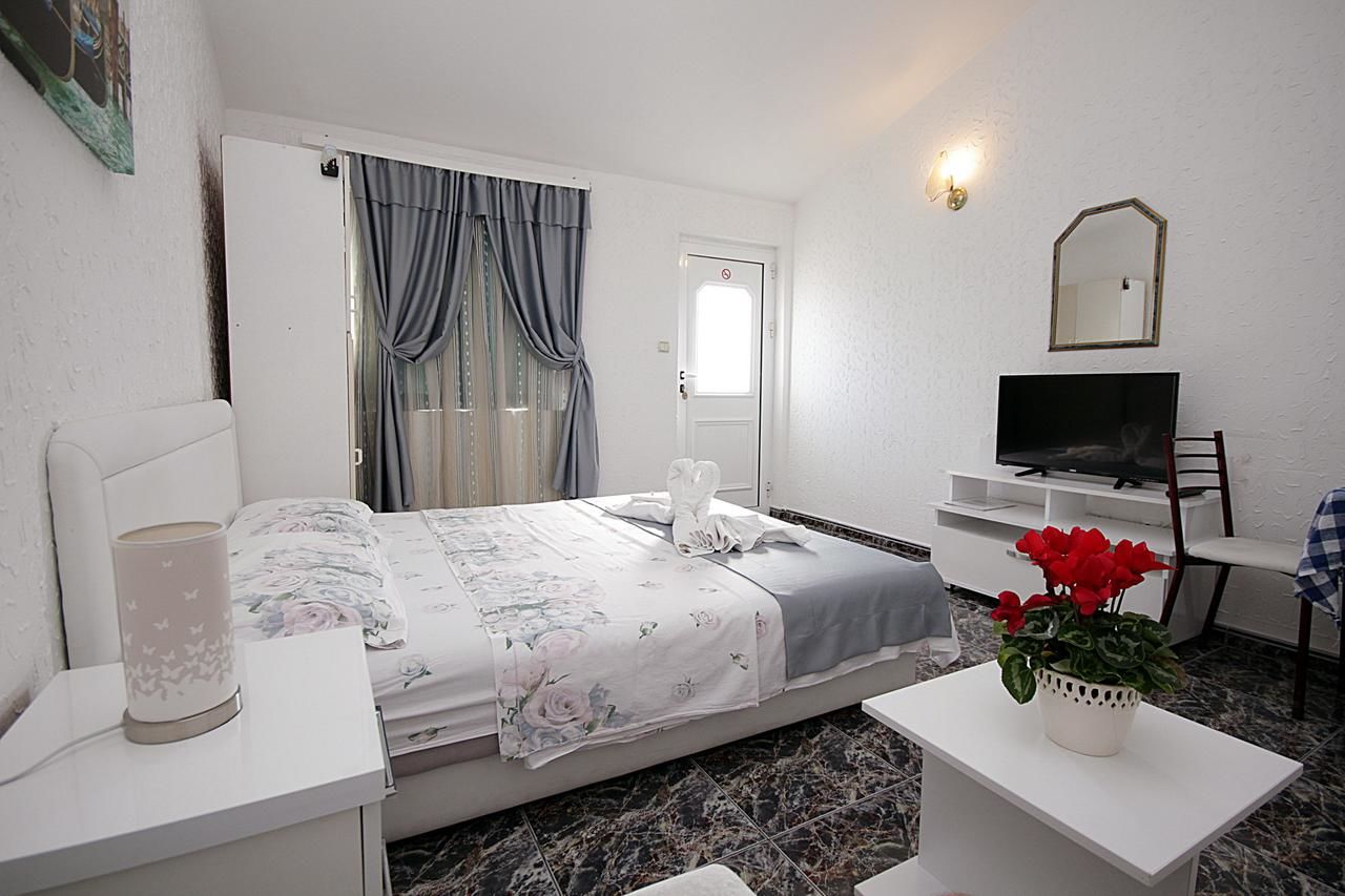 Апартаменты Apartments Kruna Jovanović Сутоморе-39