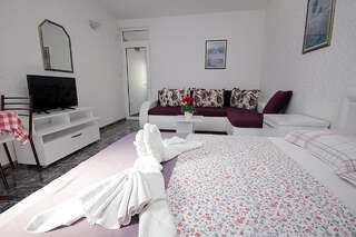 Апартаменты Apartments Kruna Jovanović Сутоморе Апартаменты с балконом-4