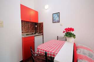 Апартаменты Apartments Kruna Jovanović Сутоморе Апартаменты с террасой-5