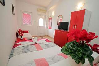 Апартаменты Apartments Kruna Jovanović Сутоморе Апартаменты с террасой-6
